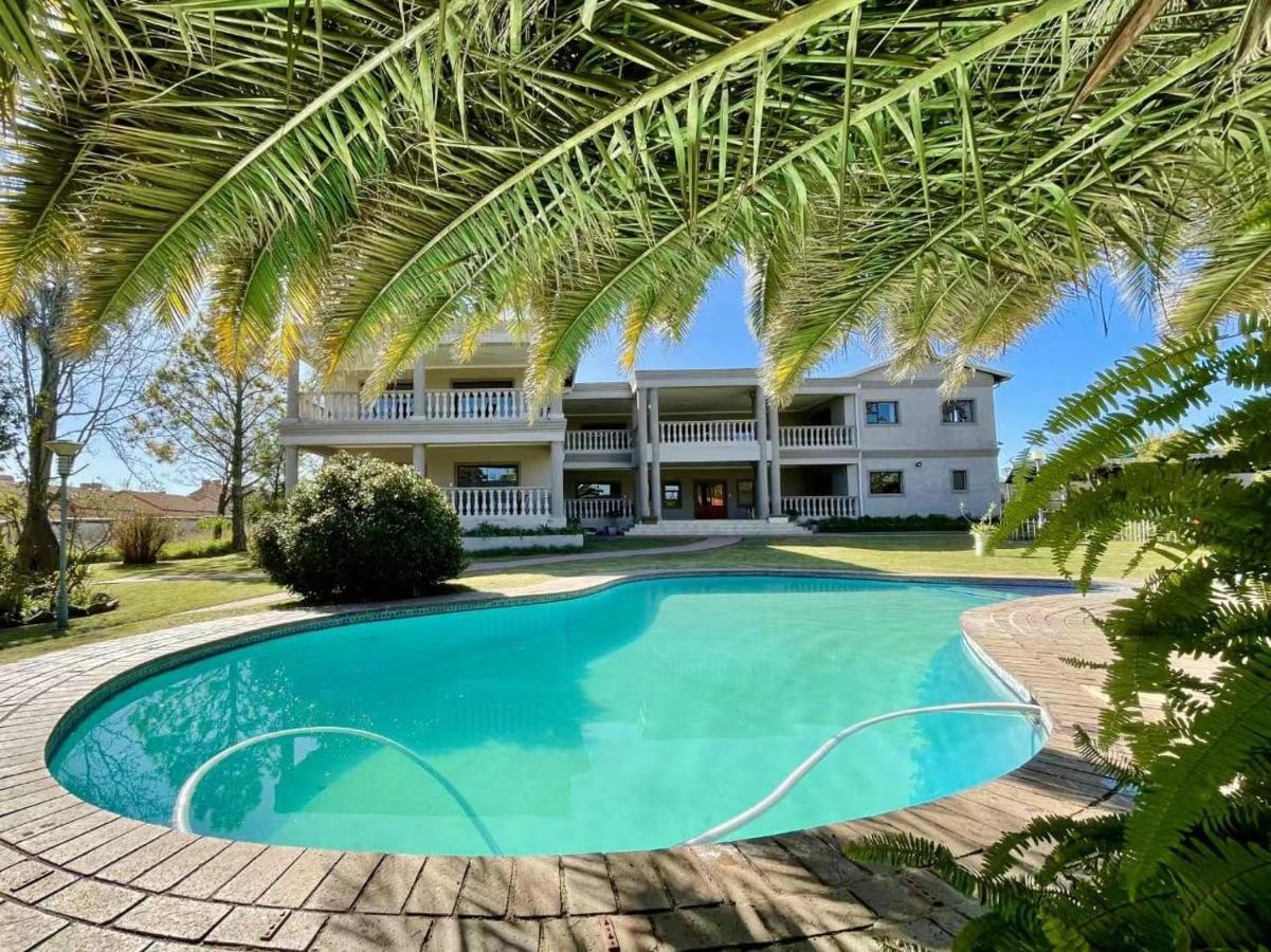 Atlantic Pearl Guest House Midrand Esterno foto