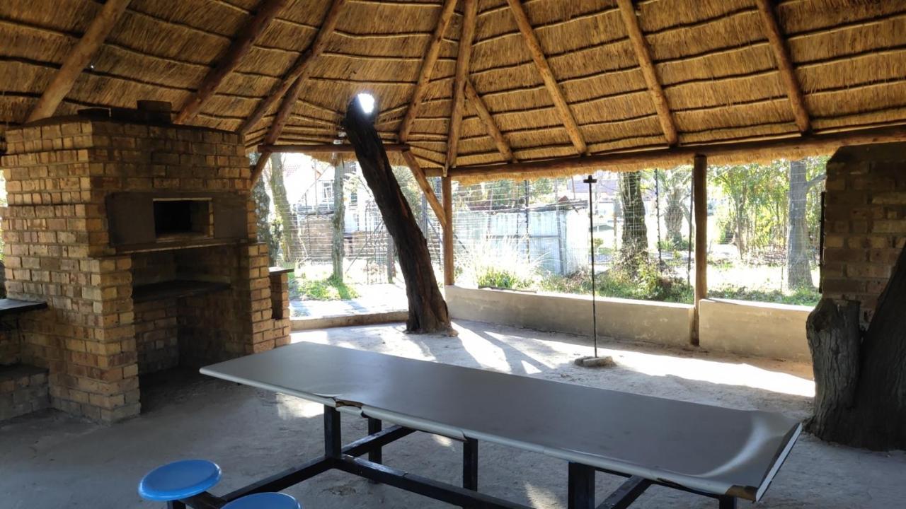 Atlantic Pearl Guest House Midrand Esterno foto